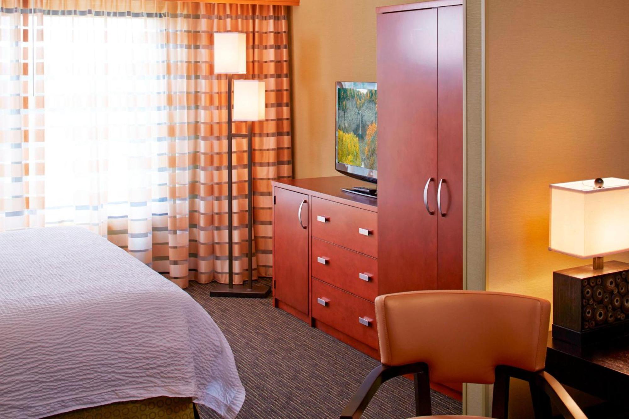 Courtyard By Marriott Ithaca Airport/University Exterior foto